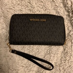 Michael Kors wallet/wristlet